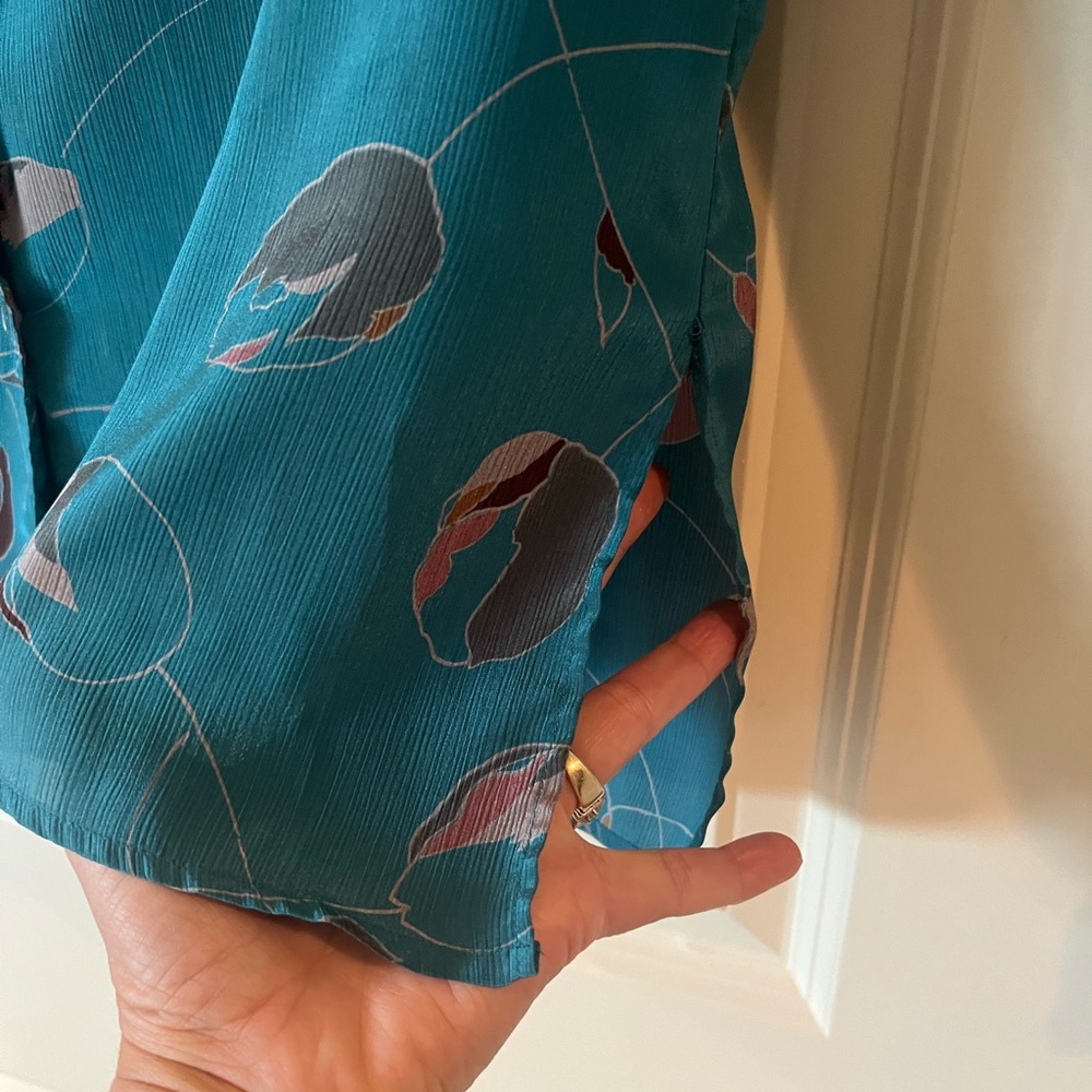 Vintage Stuart Lang jewel toned button up blouse with abstract tulip flowers - Picture 6 of 8